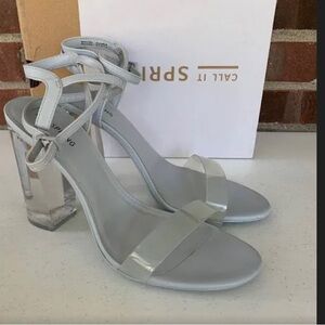 Womens brand Call it Spring sz 7 blue/grey clear heel with clear block heel